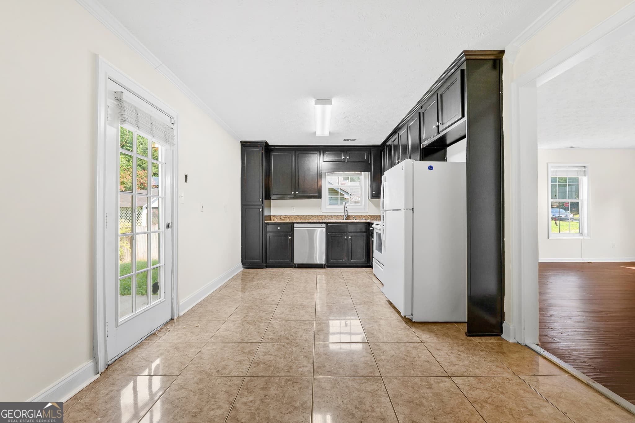 3 bedroom, 2.5 bathroom, 1,620 sq ft single family residence for sale at 125 Bay Court Drive, Stockbridge, GA 30281 — photo 7