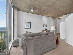 1 bedroom, 1 bathroom, 813 sq ft condominium for sale at 3300 Windy Ridge Parkway 1207, Atlanta, GA 30339 — photo 6