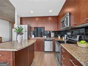 1 bedroom, 1 bathroom, 813 sq ft condominium for sale at 3300 Windy Ridge Parkway 1207, Atlanta, GA 30339 — photo 10