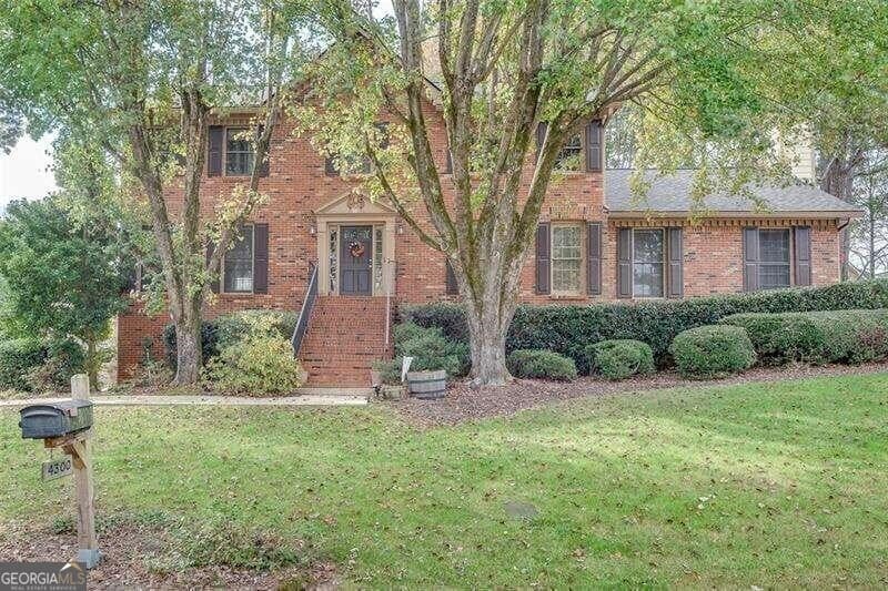 4 bedroom, 3.5 bathroom, 4,622 sq ft single family residence for rent at 4300 Valleycrest Court, Peachtree Corners, GA 30092 for $3,050 a month — photo 1 of 1
