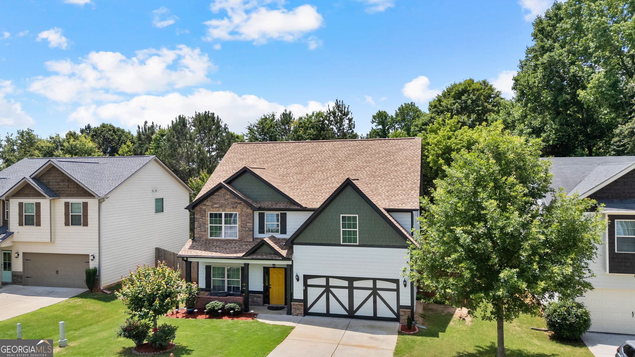5 bedroom, 3 bathroom, 2,823 sq ft single family residence for sale at 109 Briandwood Drive, Newnan, GA 30265 — photo 2