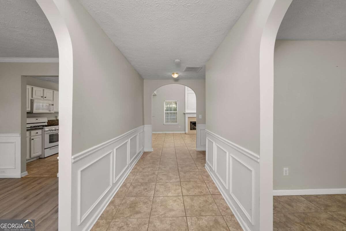 3 bedroom, 2.5 bathroom, 2,390 sq ft single family residence for sale at 45 Polo Fields, Cartersville, GA 30121 — photo 5