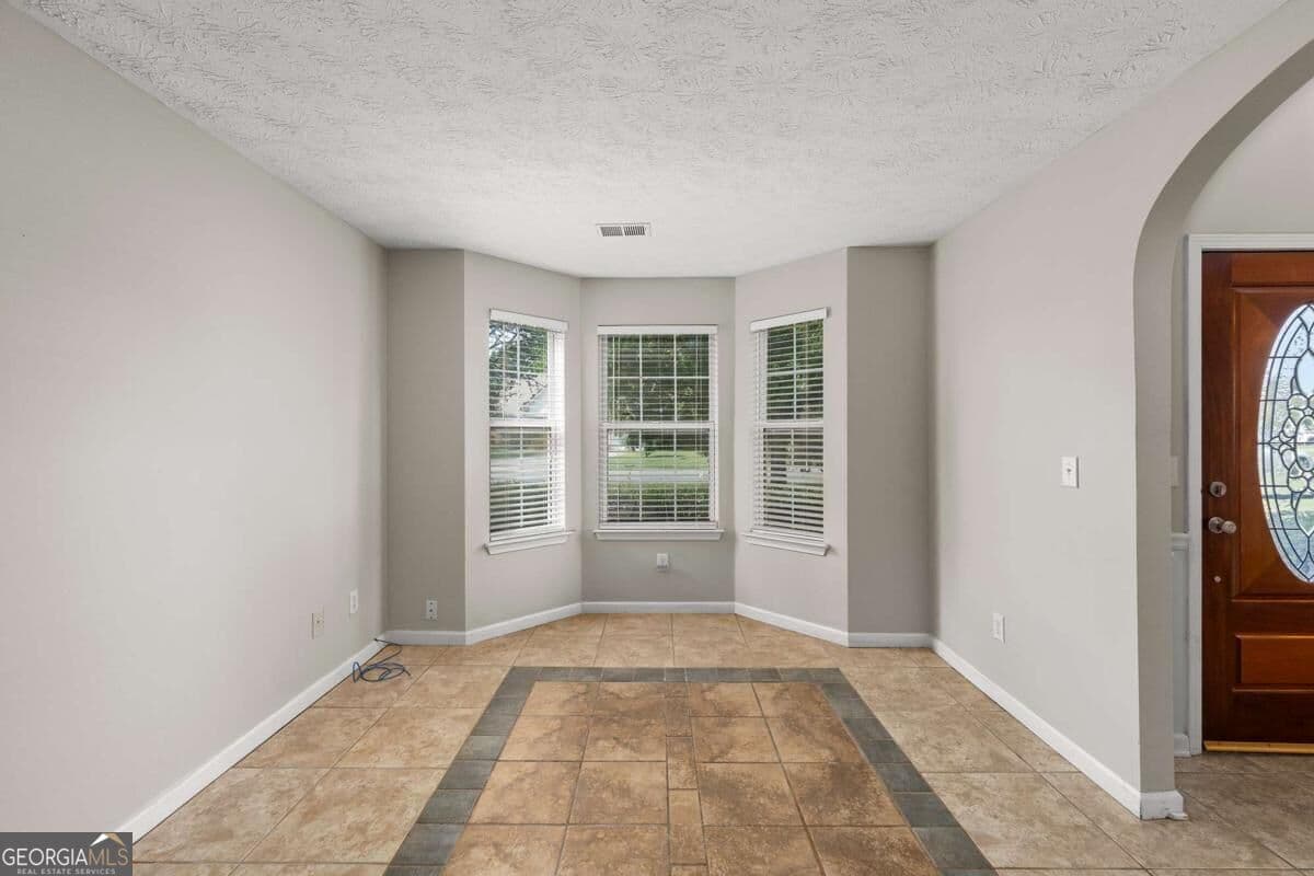 3 bedroom, 2.5 bathroom, 2,390 sq ft single family residence for sale at 45 Polo Fields, Cartersville, GA 30121 — photo 9
