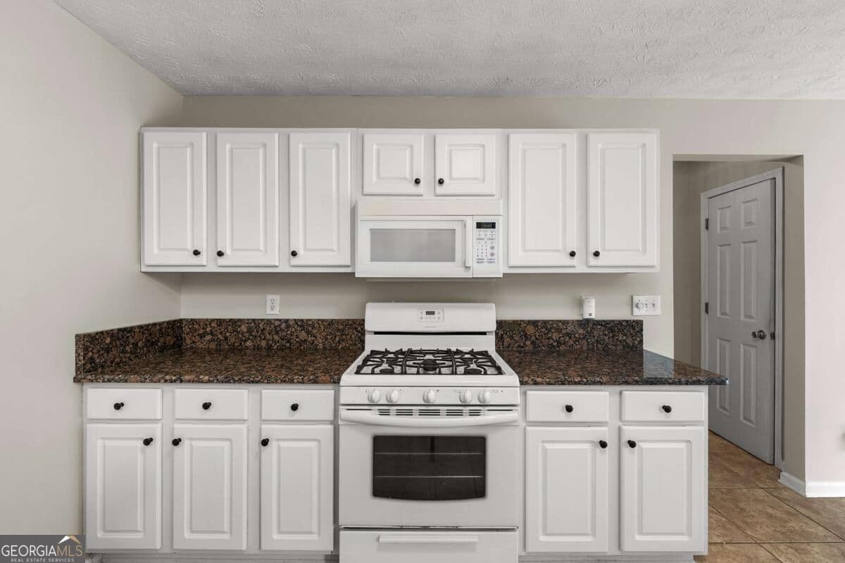 3 bedroom, 2.5 bathroom, 2,390 sq ft single family residence for sale at 45 Polo Fields, Cartersville, GA 30121 — photo 10