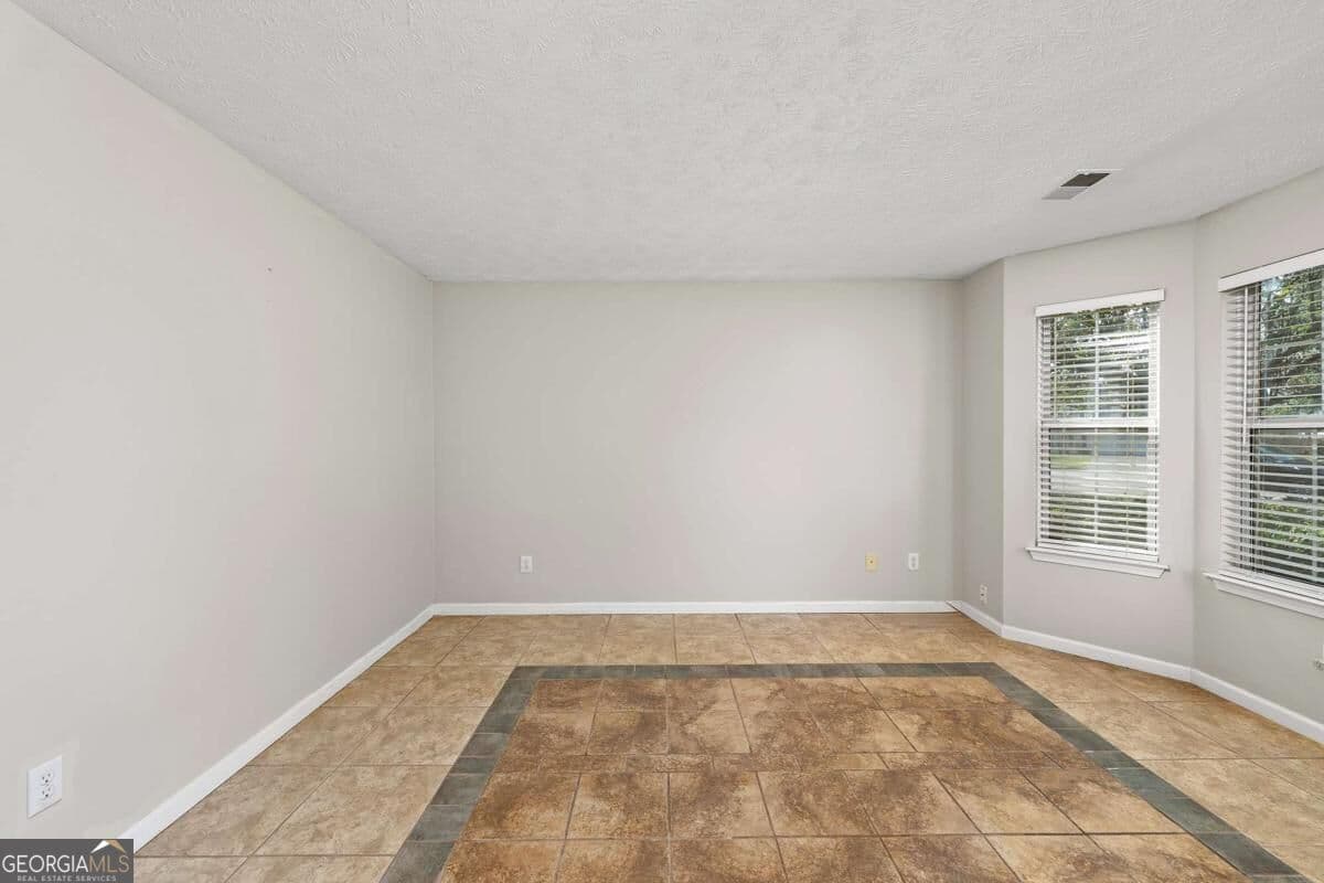 3 bedroom, 2.5 bathroom, 2,390 sq ft single family residence for sale at 45 Polo Fields, Cartersville, GA 30121 — photo 8