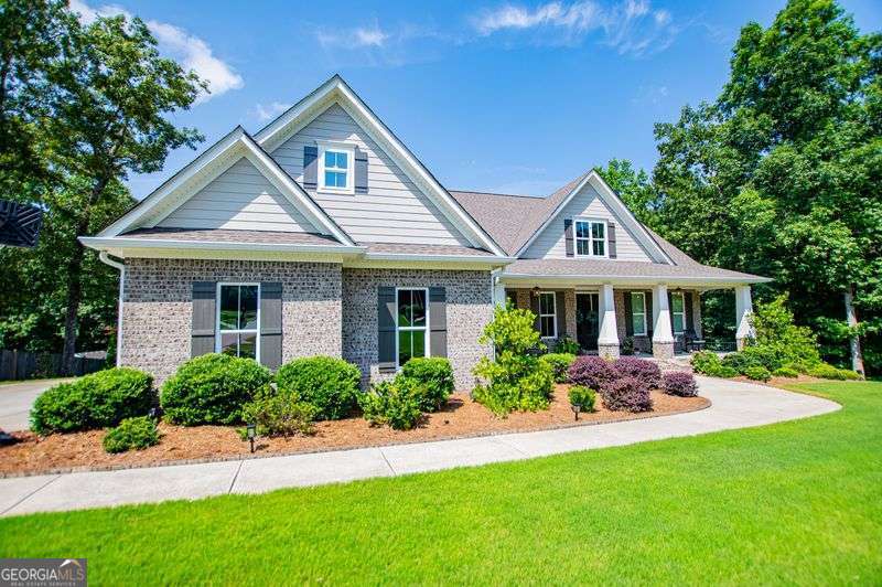 5 bedroom, 4.5 bathroom, 4,429 sq ft single family residence for sale at 7503 Elderberry Drive, Douglasville, GA 30135 — photo 6