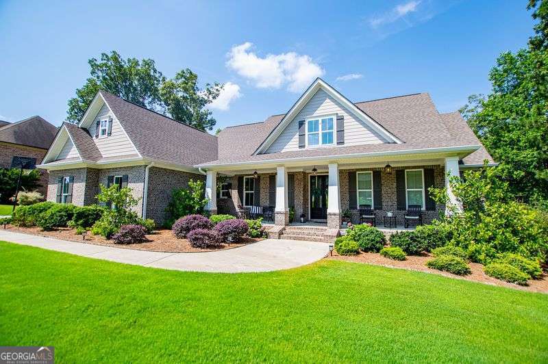 5 bedroom, 4.5 bathroom, 4,429 sq ft single family residence for sale at 7503 Elderberry Drive, Douglasville, GA 30135 — photo 7