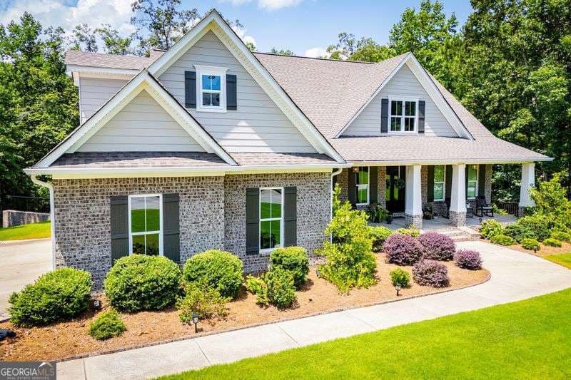 5 bedroom, 4.5 bathroom, 4,429 sq ft single family residence for sale at 7503 Elderberry Drive, Douglasville, GA 30135 — photo 3