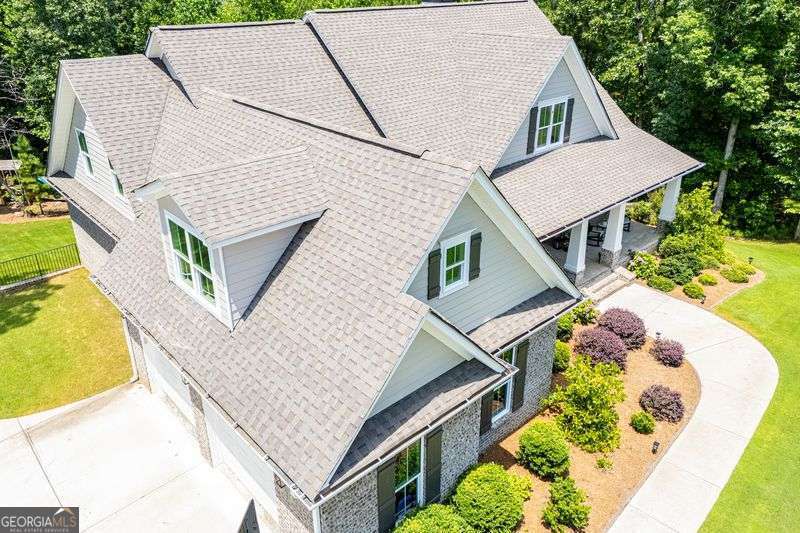 5 bedroom, 4.5 bathroom, 4,429 sq ft single family residence for sale at 7503 Elderberry Drive, Douglasville, GA 30135 — photo 4