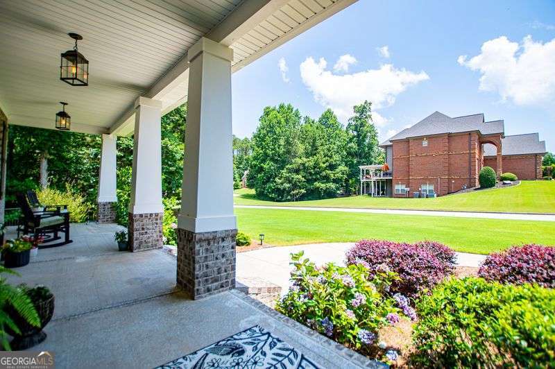 5 bedroom, 4.5 bathroom, 4,429 sq ft single family residence for sale at 7503 Elderberry Drive, Douglasville, GA 30135 — photo 8