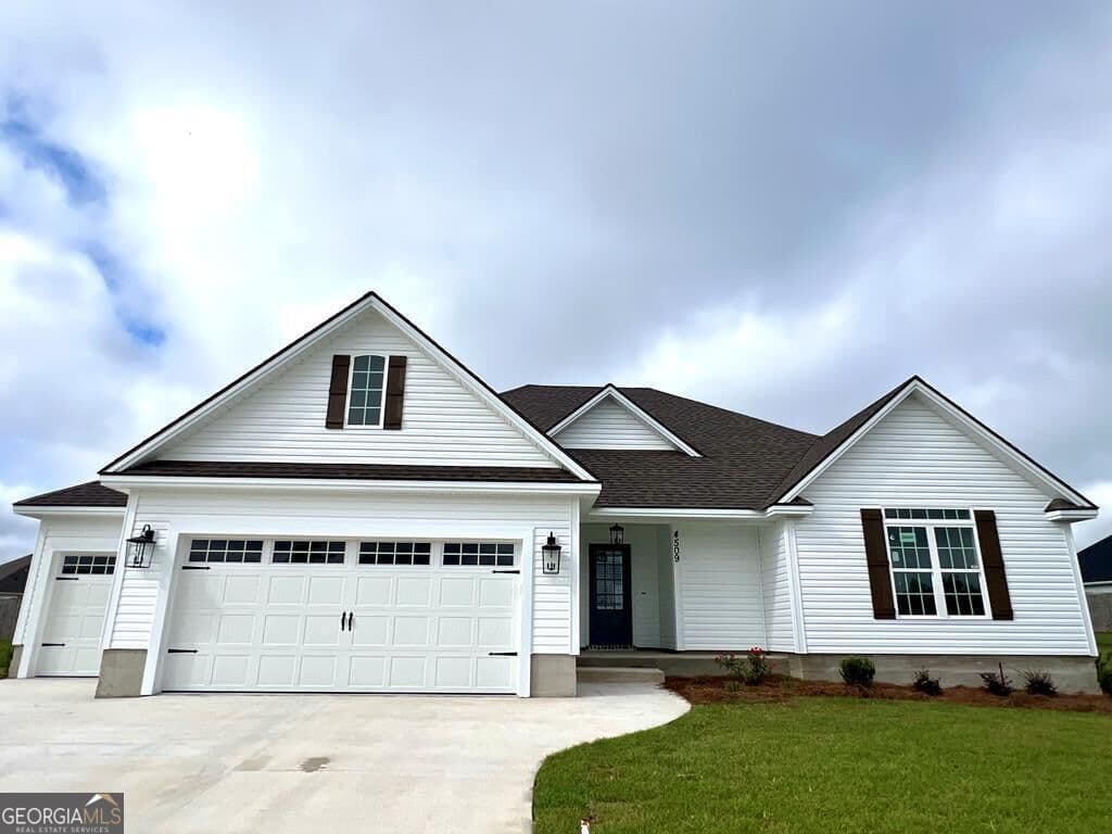 4 bedroom, 2 bathroom, 1,925 sq ft single family residence for sale at 4509 Samuel Way, Hahira, GA 31632 — photo 2