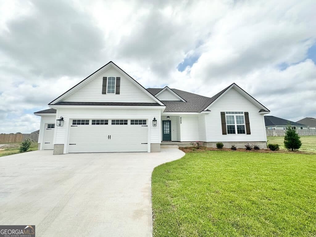 4 bedroom, 2 bathroom, 1,925 sq ft single family residence for sale at 4509 Samuel Way, Hahira, GA 31632