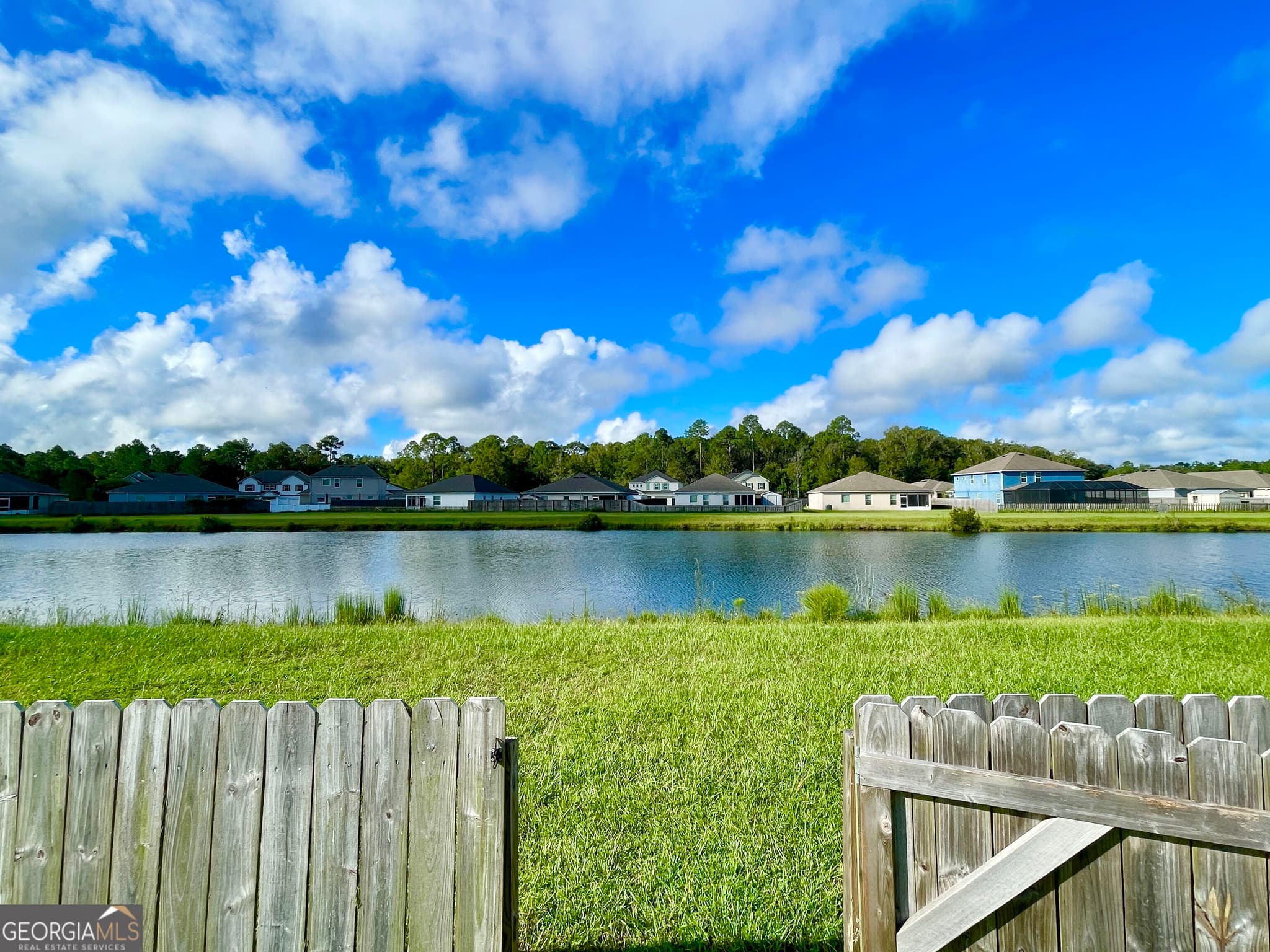 3 bedroom, 2 bathroom, 1,632 sq ft single family residence for sale at 401 Soncel Drive, Kingsland, GA 31548 — photo 2