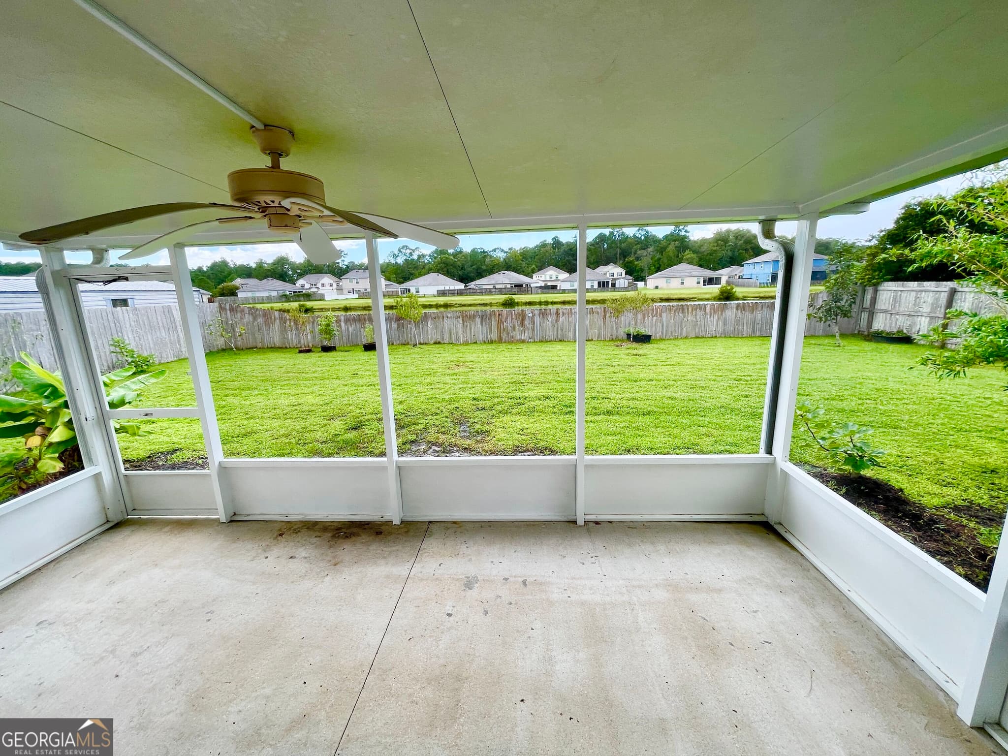 3 bedroom, 2 bathroom, 1,632 sq ft single family residence for sale at 401 Soncel Drive, Kingsland, GA 31548 — photo 8