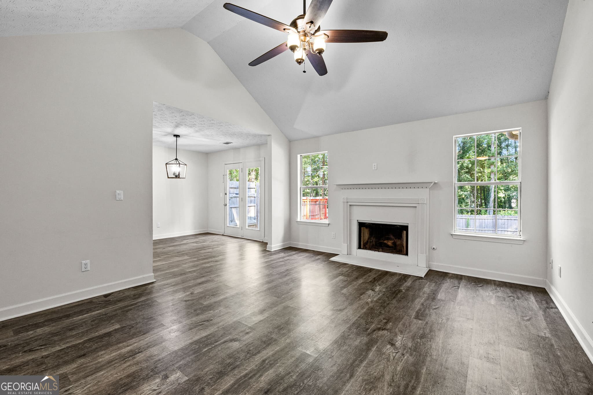 3 bedroom, 2 bathroom, 1,115 sq ft single family residence for sale at 185 Hayward Bishop Way, Senoia, GA 30276 — photo 6