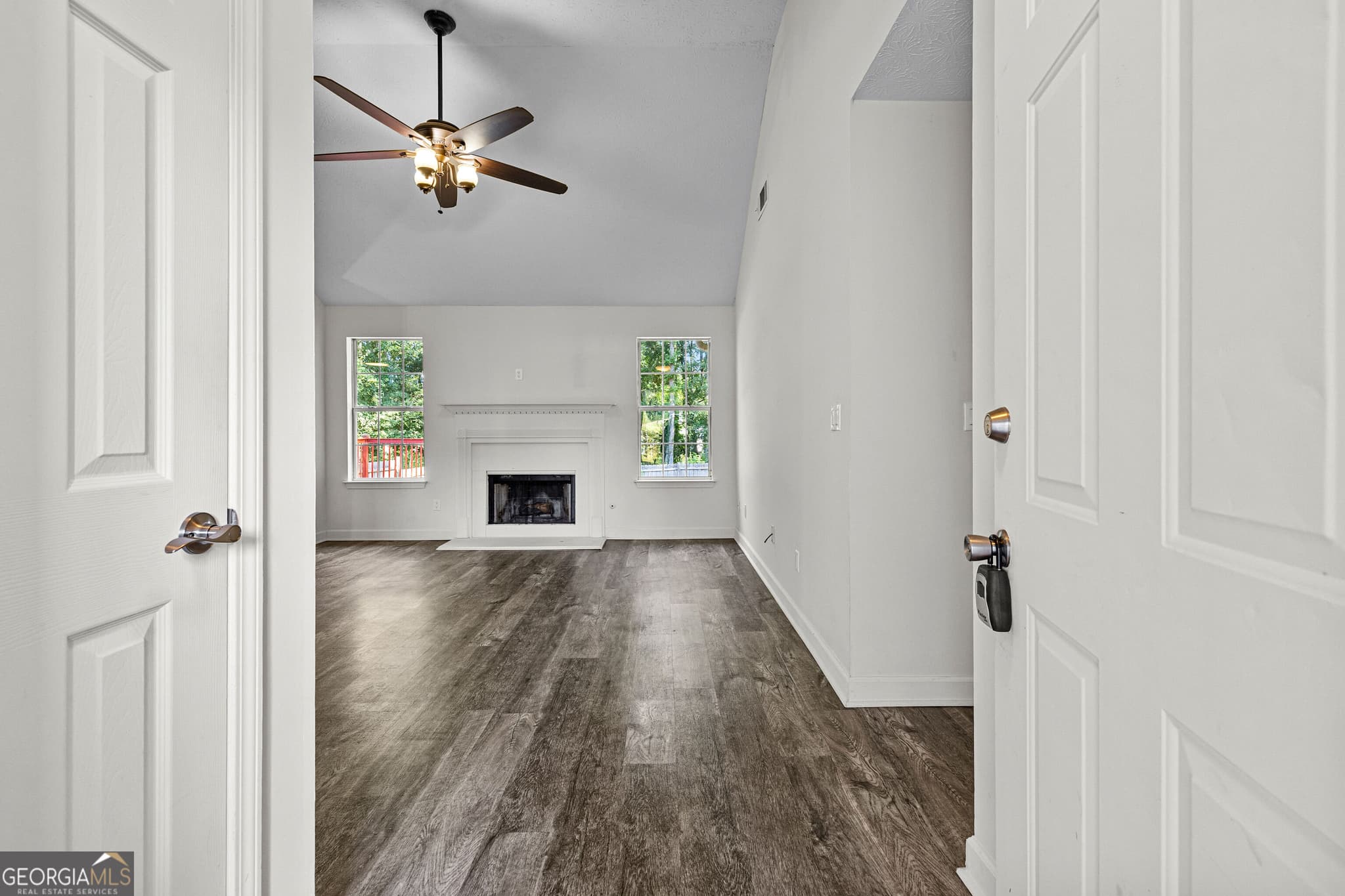 3 bedroom, 2 bathroom, 1,115 sq ft single family residence for sale at 185 Hayward Bishop Way, Senoia, GA 30276 — photo 5
