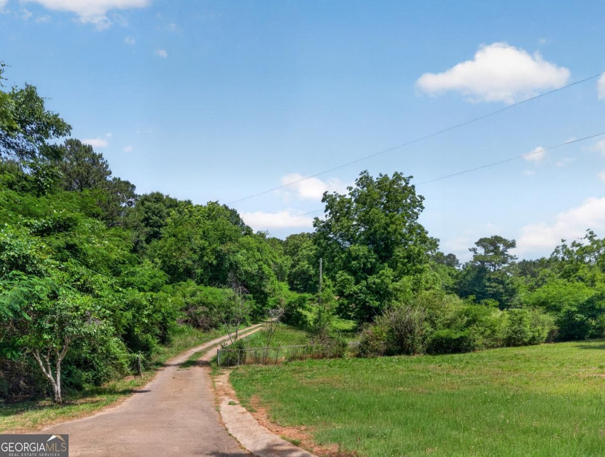 3 bedroom, 2 bathroom, 1,580 sq ft single family residence for sale at 201 Cove Access Road, Talladega, AL 35160 — photo 2