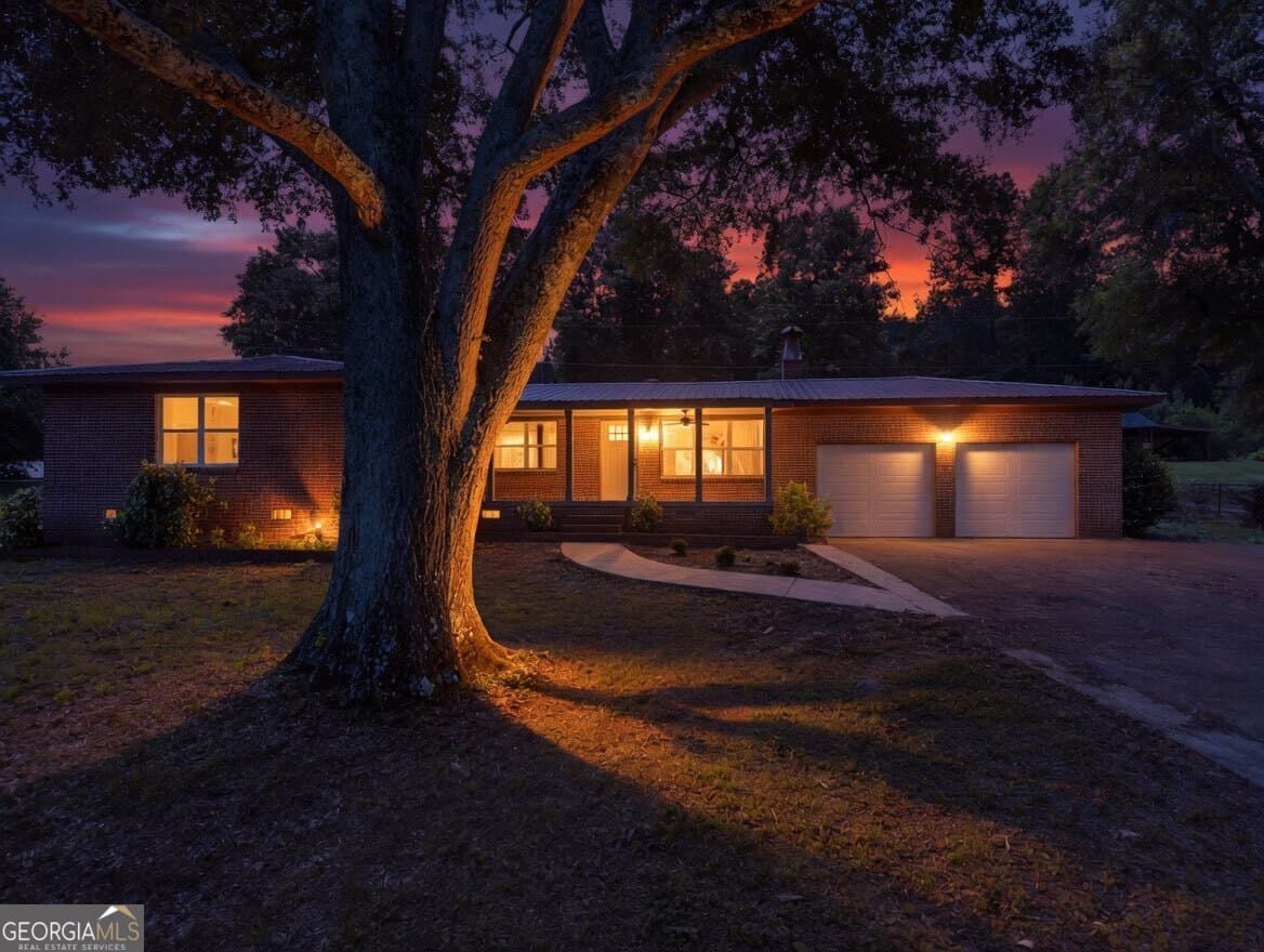 3 bedroom, 2 bathroom, 1,580 sq ft single family residence for sale at 201 Cove Access Road, Talladega, AL 35160 — photo 3