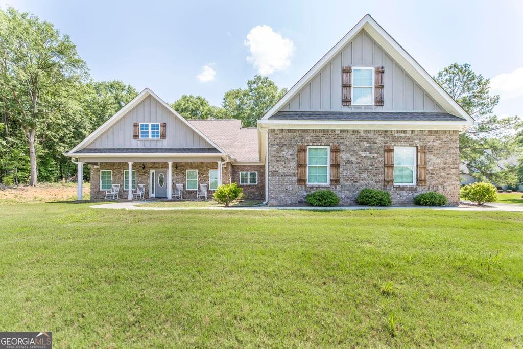 4 bedroom, 3 bathroom, 2,800 sq ft single family residence for sale at 374 Carrick Way, Macon, GA 31210 — photo 3