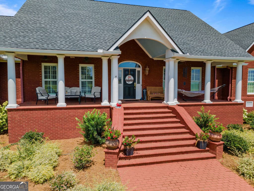 3 bedroom, 3.5 bathroom, 4,172 sq ft single family residence for sale at 240 Community House Road, Barnesville, GA 30204 — photo 3