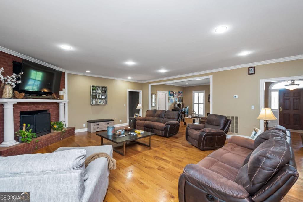3 bedroom, 3.5 bathroom, 4,172 sq ft single family residence for sale at 240 Community House Road, Barnesville, GA 30204 — photo 9