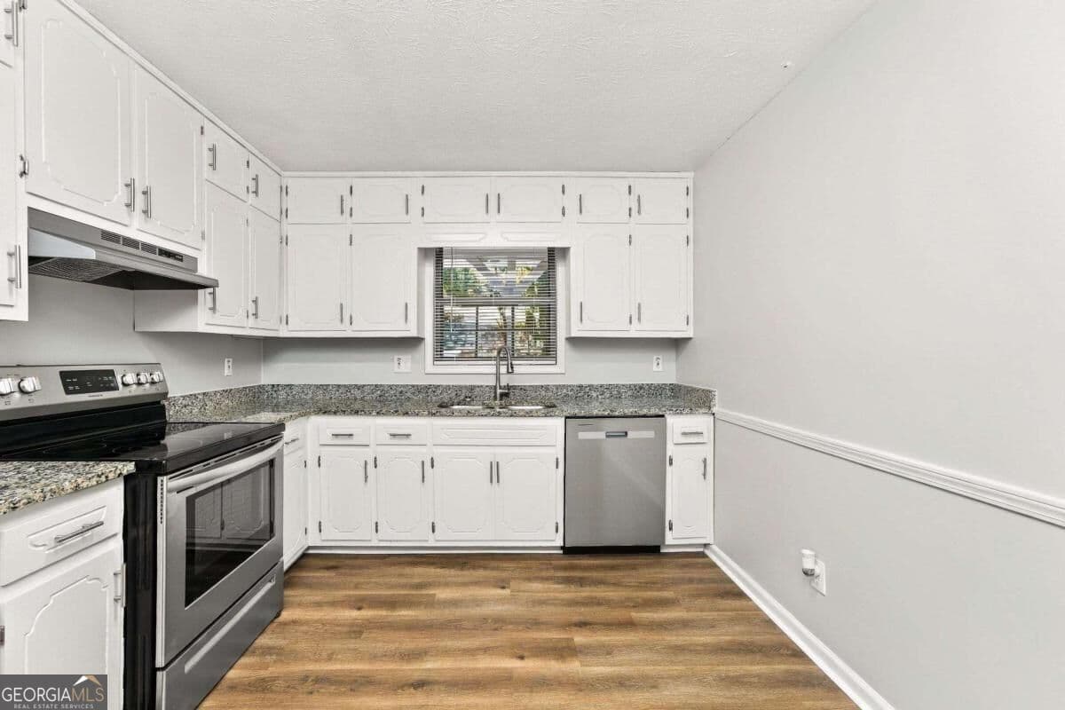 3 bedroom, 2 bathroom single family residence for rent at 2600 King George Court, Conyers, GA 30012 for $1,680 a month — photo 2