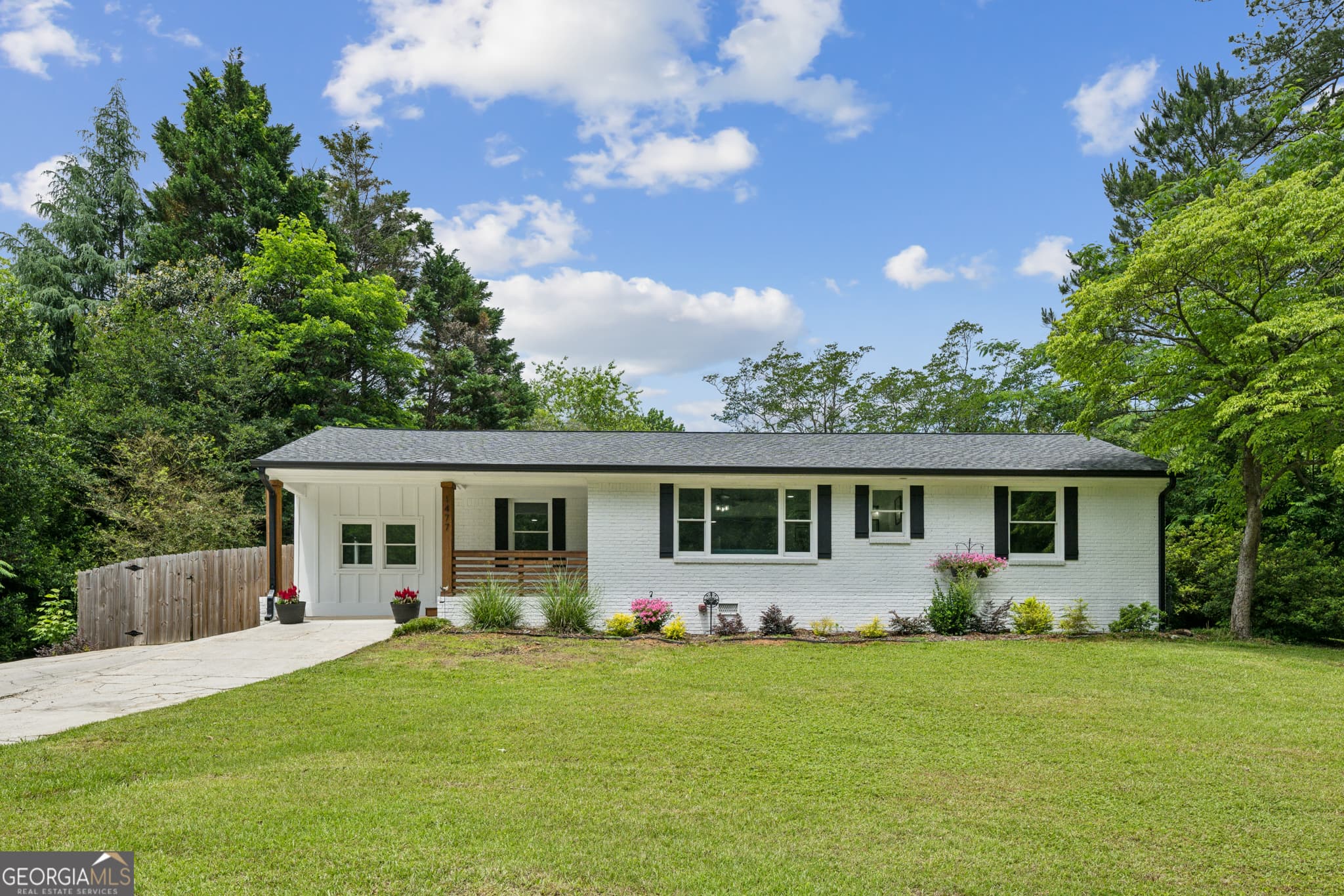 3 bedroom, 2.5 bathroom, 1,700 sq ft single family residence for sale at 1477 Spruce Drive, Smyrna, GA 30080 — photo 1 of 27