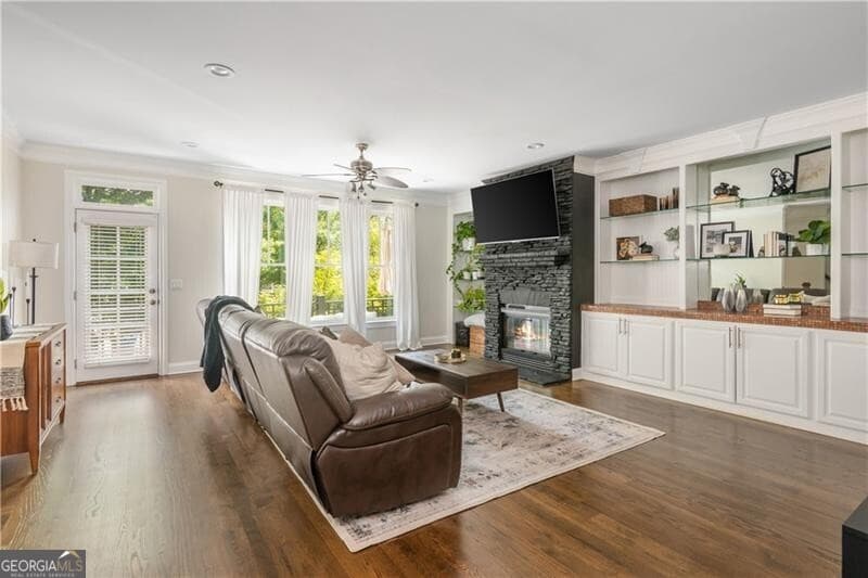 3 bedroom, 3.5 bathroom, 2,364 sq ft townhouse for sale at 1513 Whitehead Bluff, Atlanta, GA 30318 — photo 7