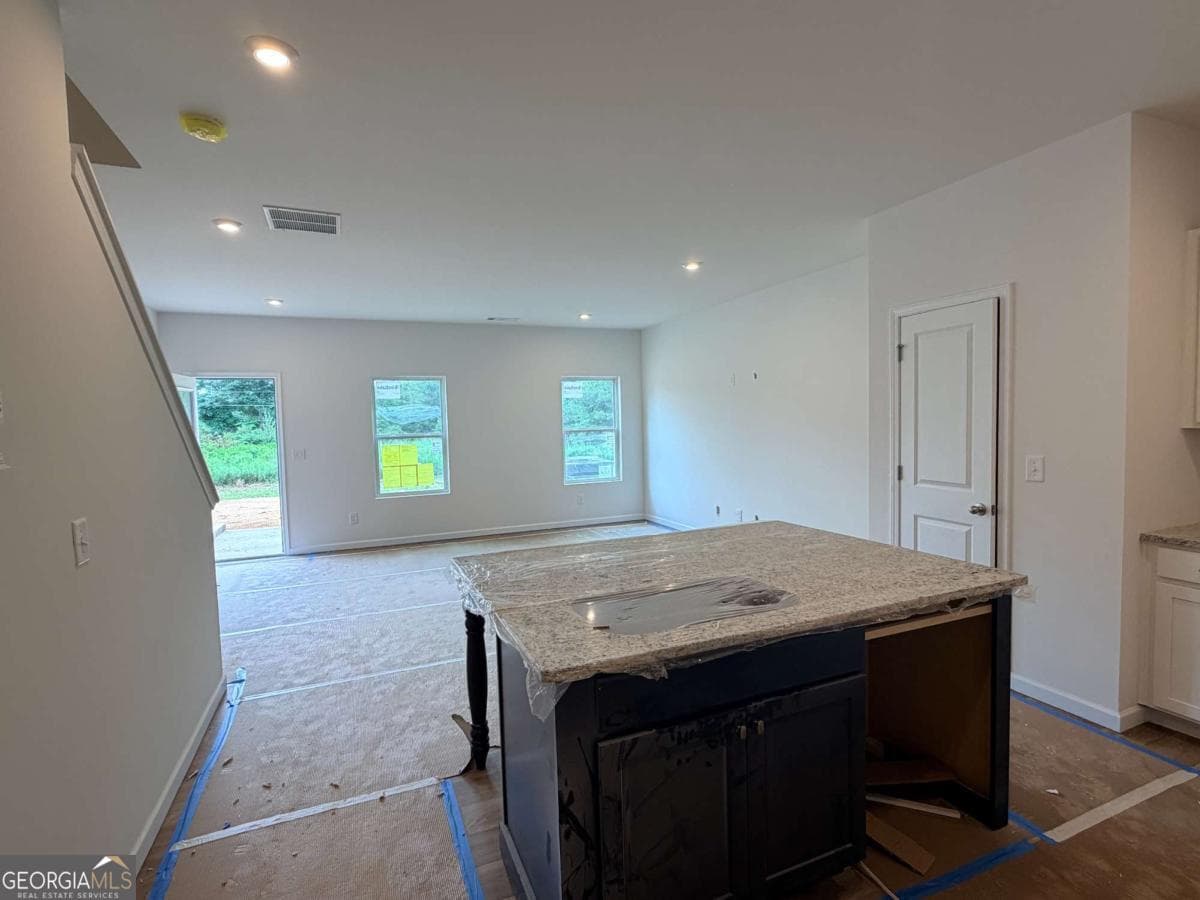 3 bedroom, 2.5 bathroom townhouse for sale at 325 Rolling Green Road, Adairsville, GA 30103 — photo 3