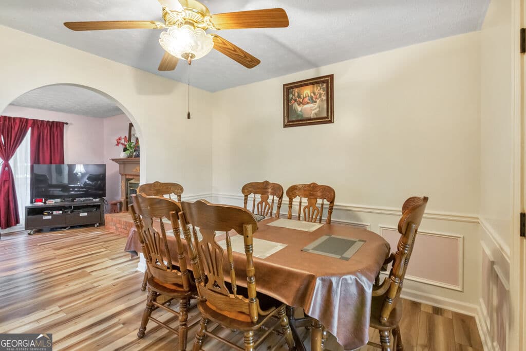 4 bedroom, 2.5 bathroom, 2,104 sq ft single family residence for sale at 1675 Round Road, Grayson, GA 30017 — photo 6