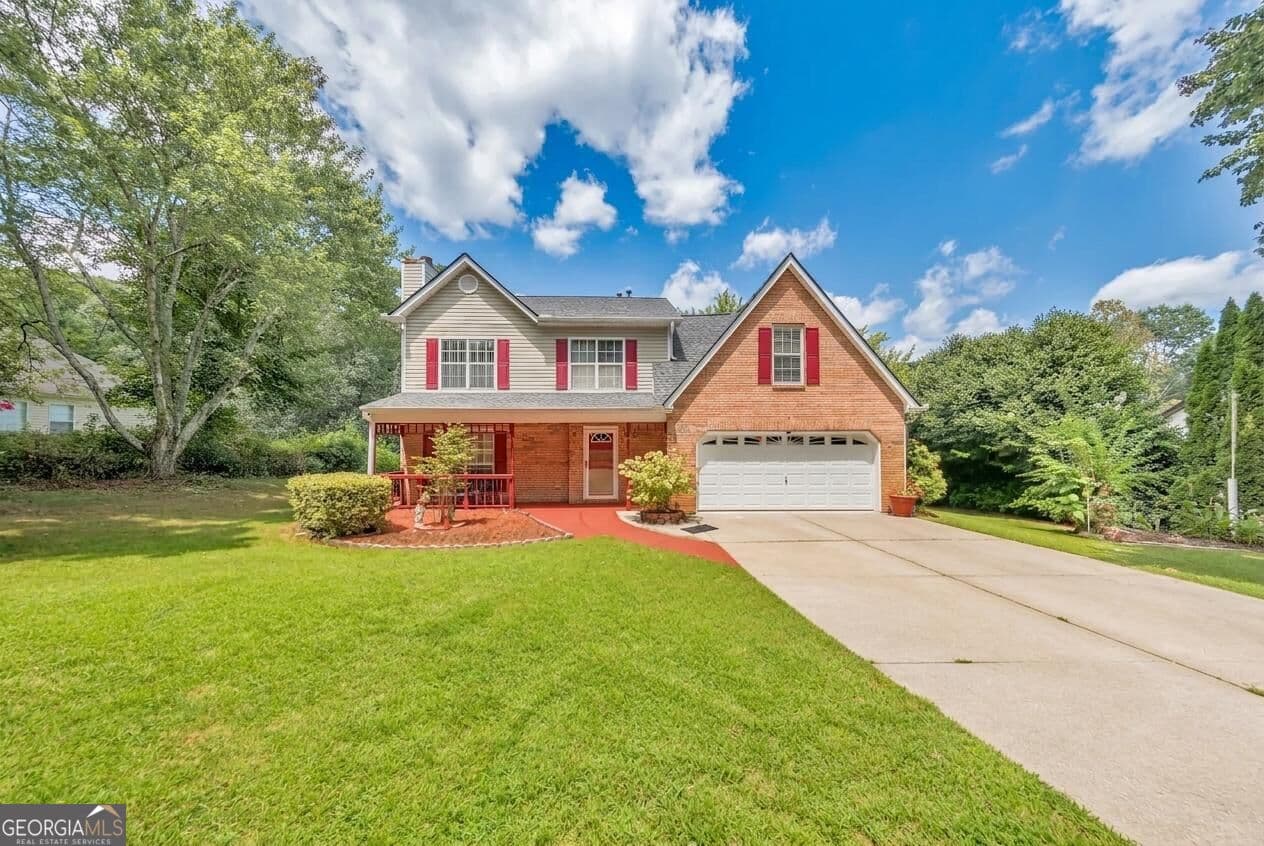 4 bedroom, 2.5 bathroom, 2,104 sq ft single family residence for sale at 1675 Round Road, Grayson, GA 30017 — photo 1 of 43