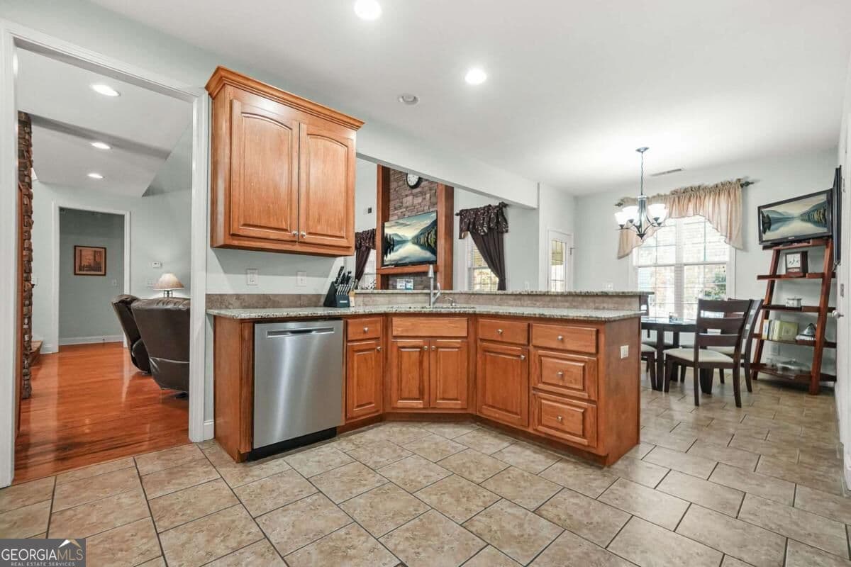 4 bedroom, 3.5 bathroom, 2,708 sq ft single family residence for sale at 6460 Bellevue Drive, Conyers, GA 30094 — photo 10