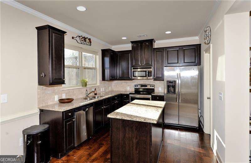 4 bedroom, 3.5 bathroom, 2,628 sq ft townhouse for rent at 2349 Whiteoak Bend 22, Smyrna, GA 30080 for $3,200 a month — photo 6