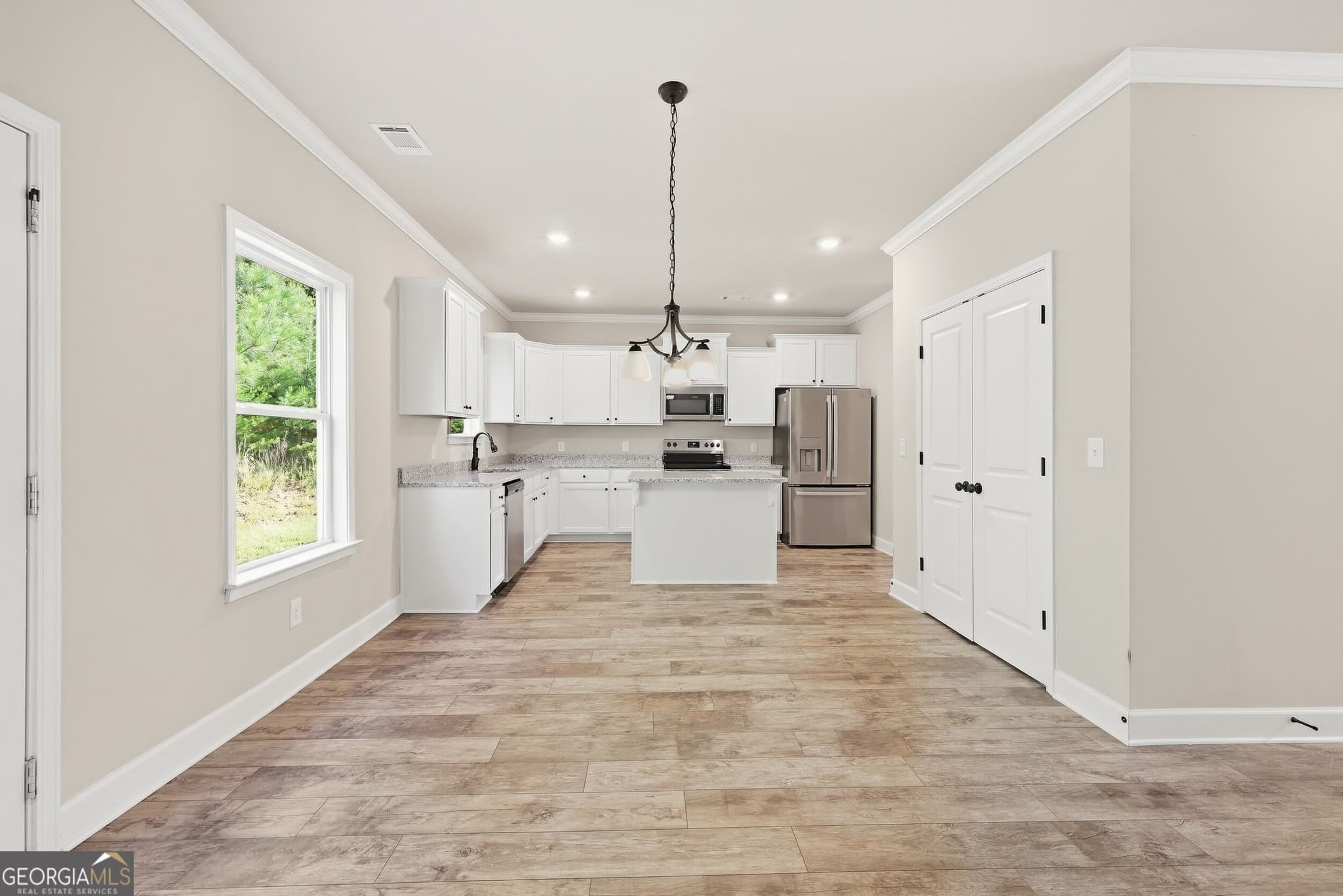 4 bedroom, 2.5 bathroom, 2,166 sq ft single family residence for sale at 275 Huntington Manor Court 18, Cornelia, GA 30531 — photo 7