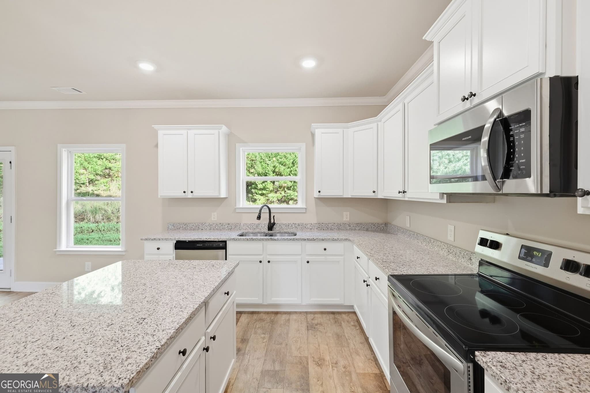 4 bedroom, 2.5 bathroom, 2,166 sq ft single family residence for sale at 275 Huntington Manor Court 18, Cornelia, GA 30531 — photo 3