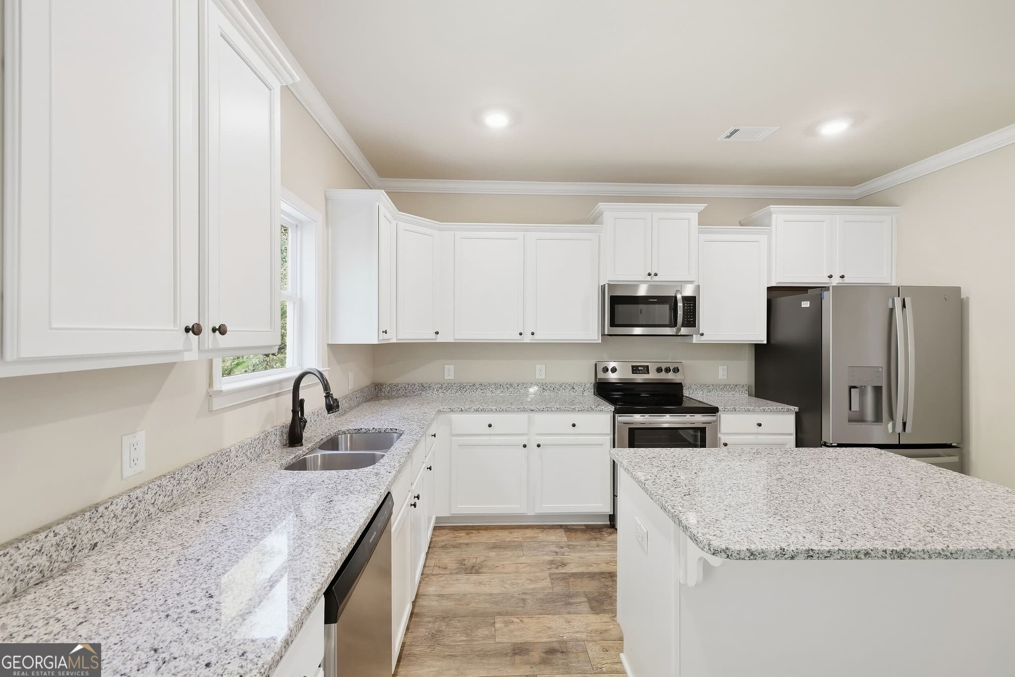 4 bedroom, 2.5 bathroom, 2,166 sq ft single family residence for sale at 275 Huntington Manor Court 18, Cornelia, GA 30531 — photo 4