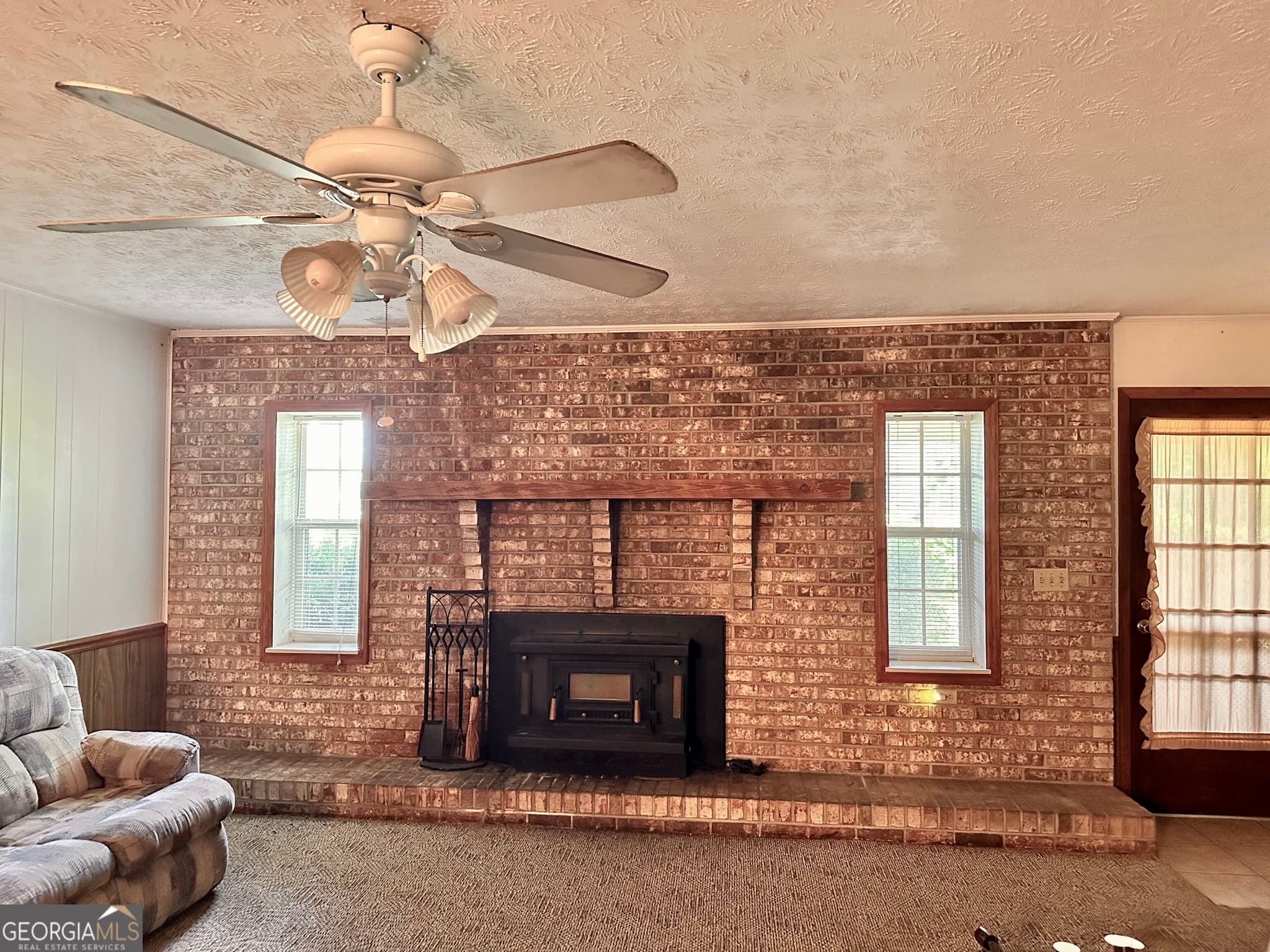 4 bedroom, 3 bathroom, 2,046 sq ft single family residence for sale at 6009 James Street, Manor, GA 31550 — photo 4