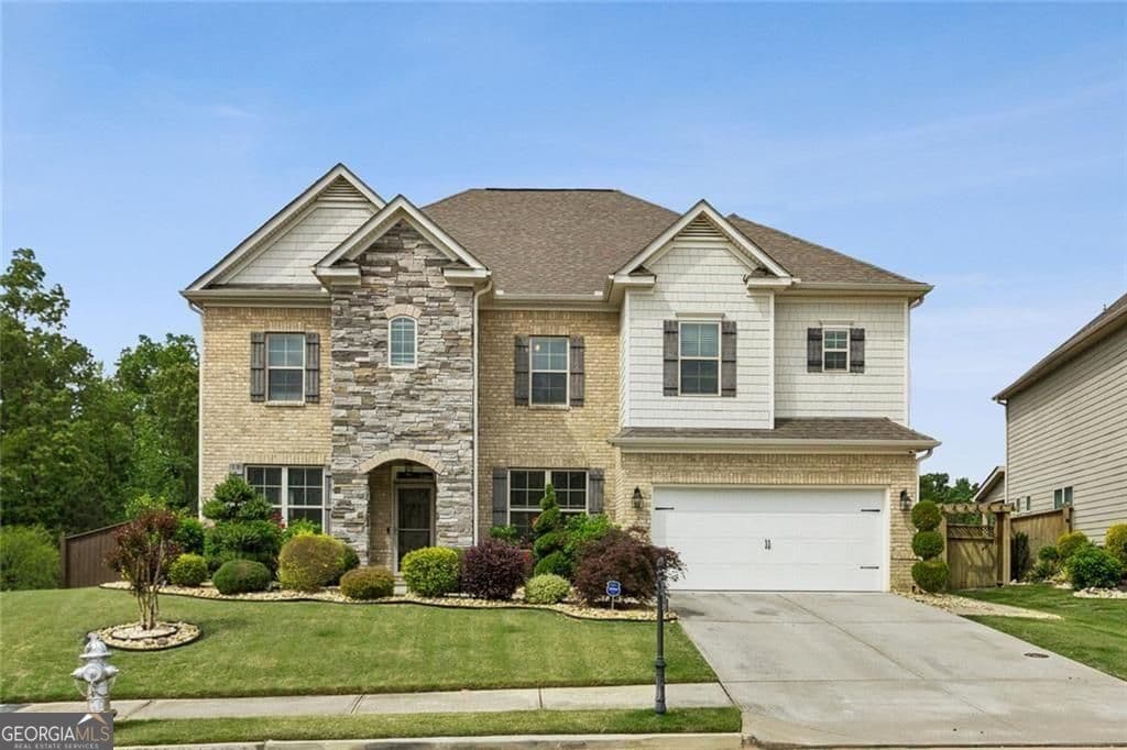 6 bedroom, 4 bathroom, 4,000 sq ft single family residence sold at 4846 Ralin Court, Atlanta, GA 30331