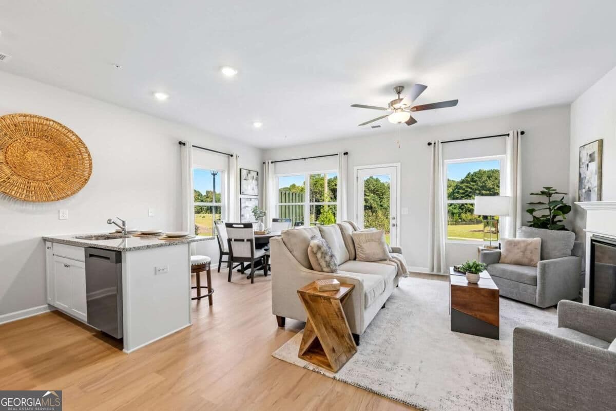 3 bedroom, 2.5 bathroom townhouse for sale at 206 Birch Way, Fairburn, GA 30213 — photo 6