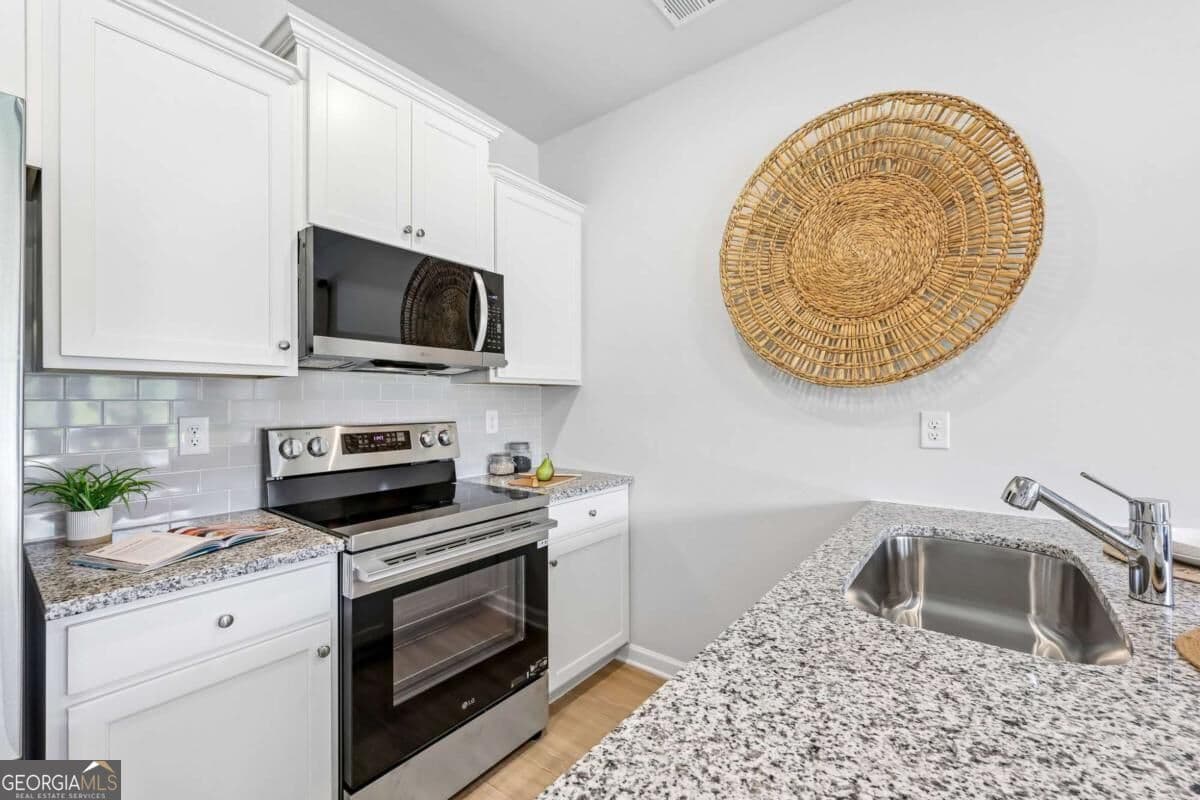 3 bedroom, 2.5 bathroom townhouse for sale at 206 Birch Way, Fairburn, GA 30213 — photo 10