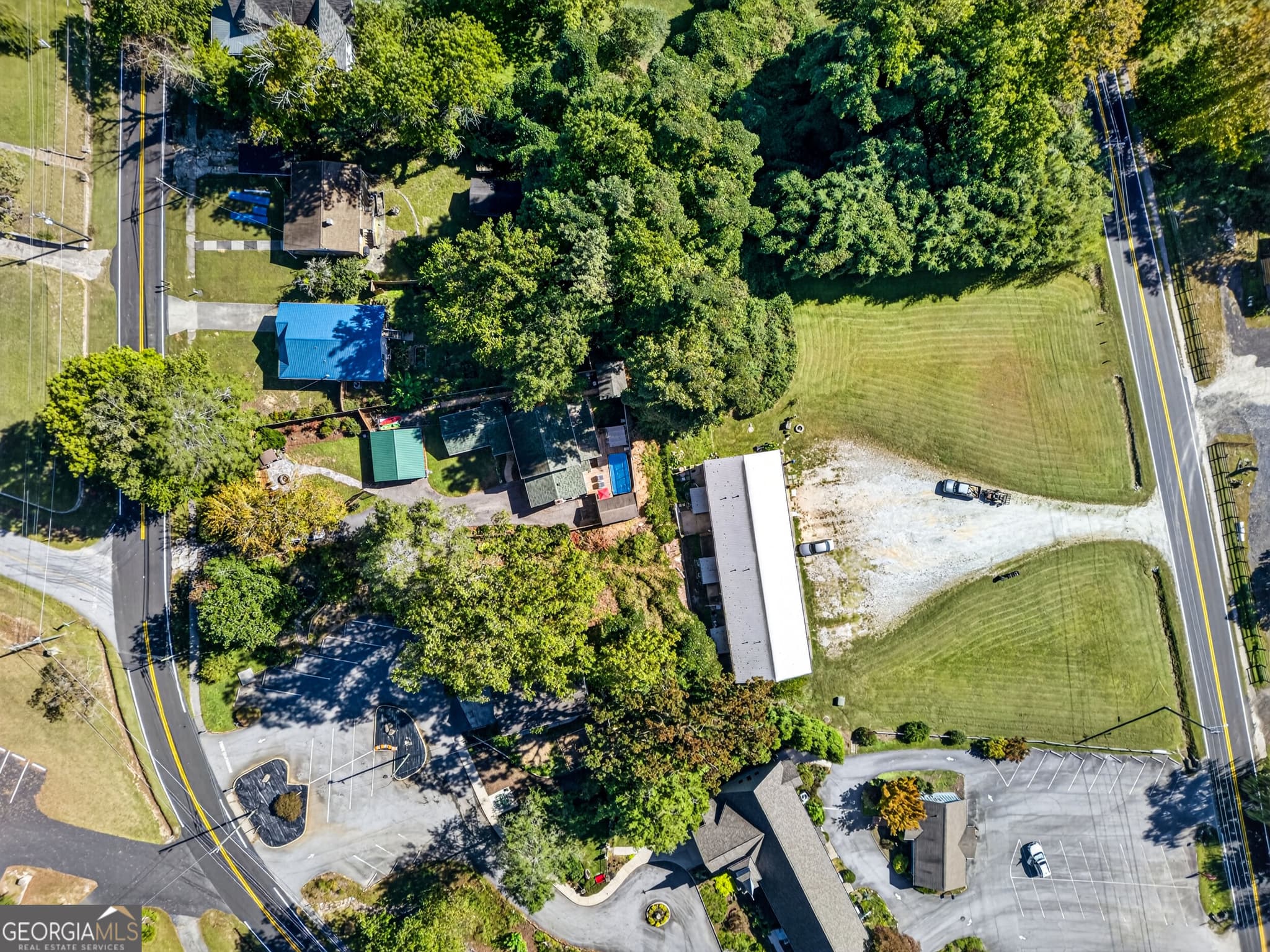 4 bedroom, 2 bathroom, 2,175 sq ft single family residence for sale at 330 Warwoman Road, Clayton, GA 30525 — photo 3