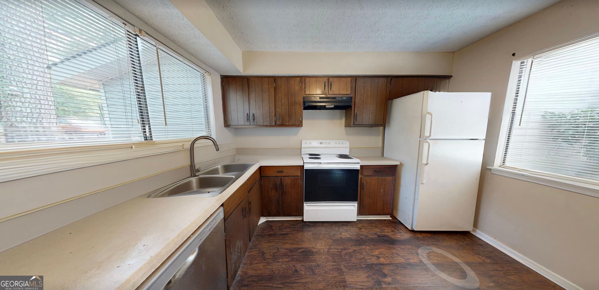 multi family,townhouse for sale at 8579 Creekwood Way, Jonesboro, GA 30238 — photo 6