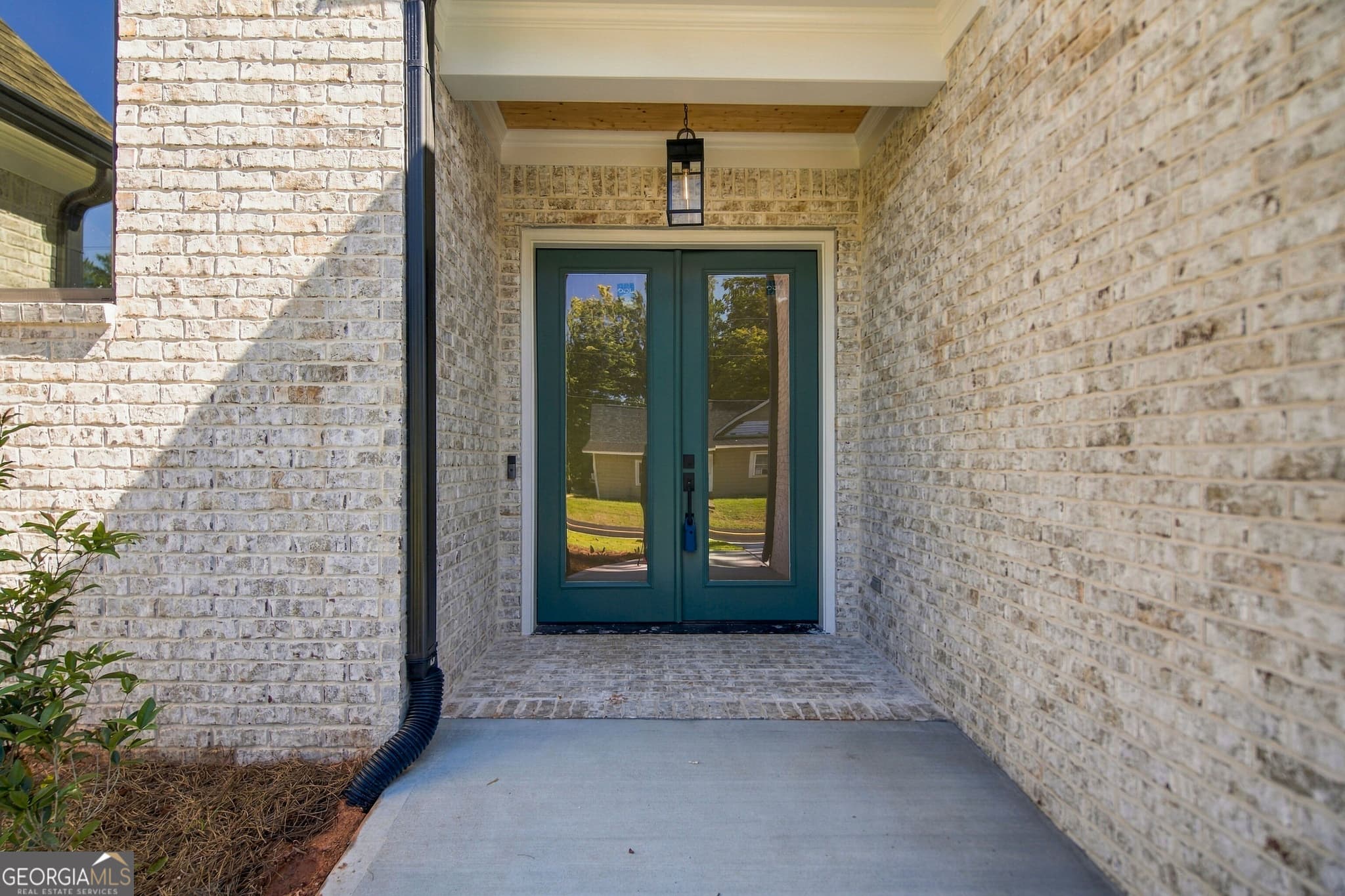 5 bedroom, 5.5 bathroom, 4,571 sq ft single family residence for sale at 360 Smokey Road, Buford, GA 30518 — photo 3