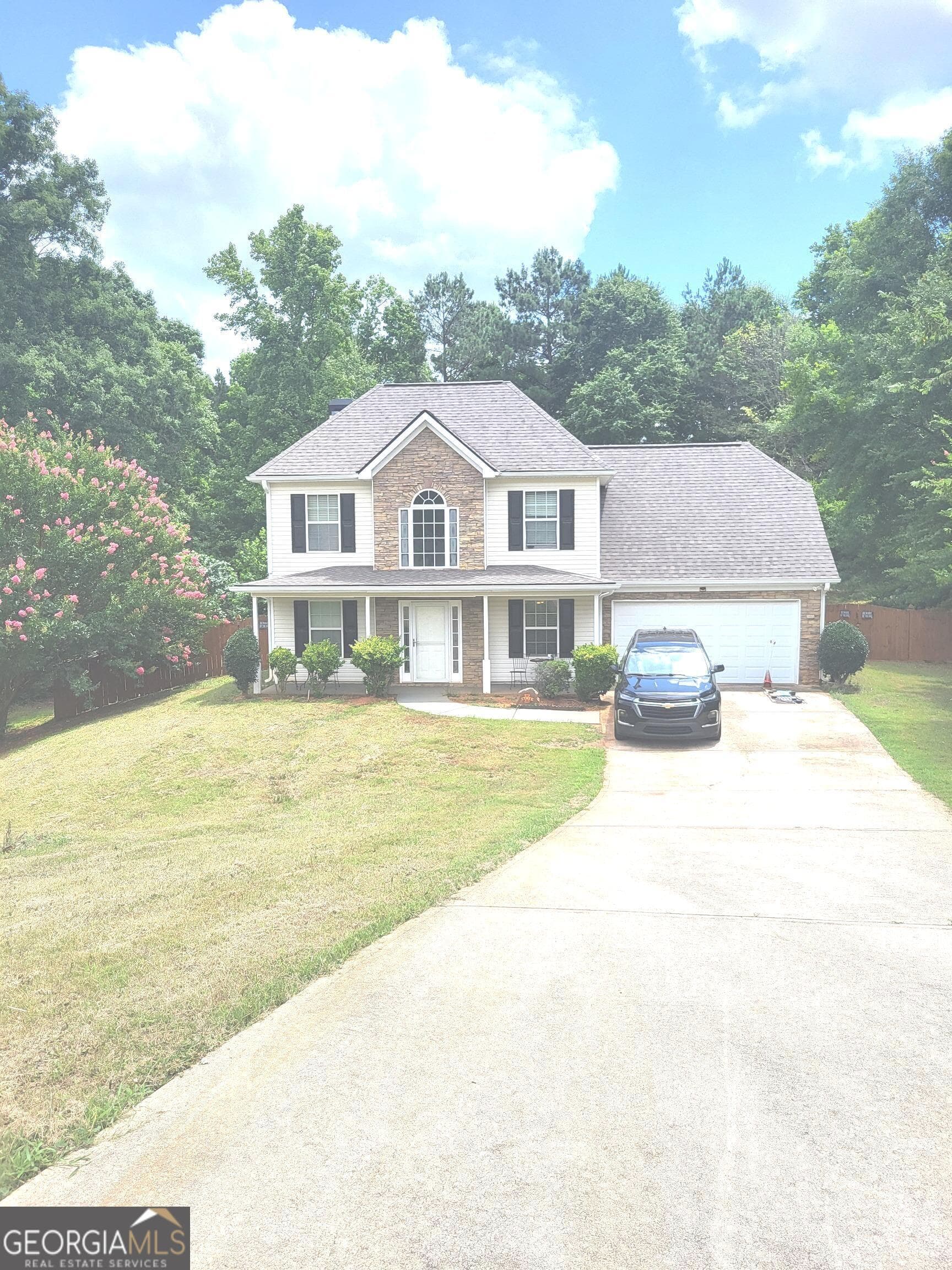 4 bedroom, 2.5 bathroom, 1,911 sq ft single family residence for sale at 230 Hastings Court, Mcdonough, GA 30252 — photo 1 of 5