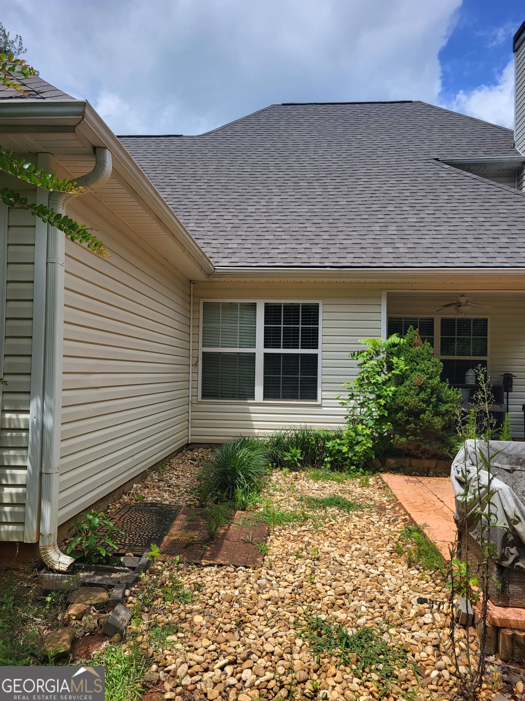 4 bedroom, 2.5 bathroom, 1,911 sq ft single family residence for sale at 230 Hastings Court, Mcdonough, GA 30252 — photo 5