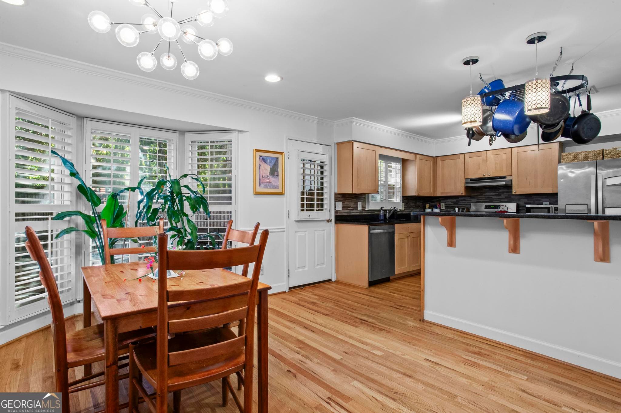 2 bedroom, 2.5 bathroom, 1,784 sq ft townhouse for sale at 101 Defoors Mill Drive, Atlanta, GA 30318 — photo 6