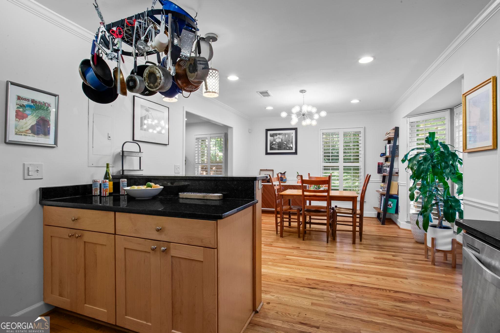 2 bedroom, 2.5 bathroom, 1,784 sq ft townhouse for sale at 101 Defoors Mill Drive, Atlanta, GA 30318 — photo 8