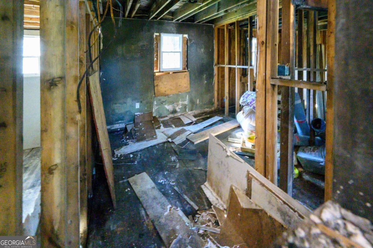 5 bedroom, 2.5 bathroom, 2,100 sq ft single family residence for sale at 728 Center Hill Avenue, Atlanta, GA 30318 — photo 6