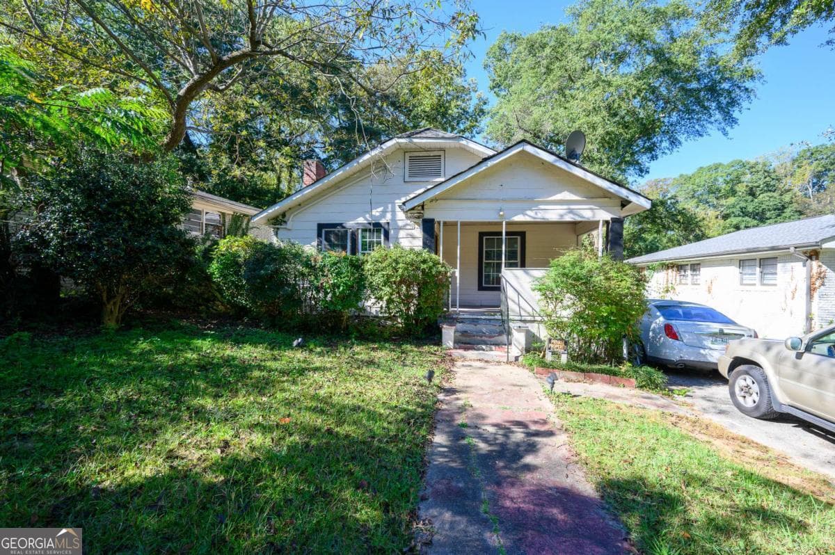 5 bedroom, 2.5 bathroom, 2,100 sq ft single family residence for sale at 728 Center Hill Avenue, Atlanta, GA 30318