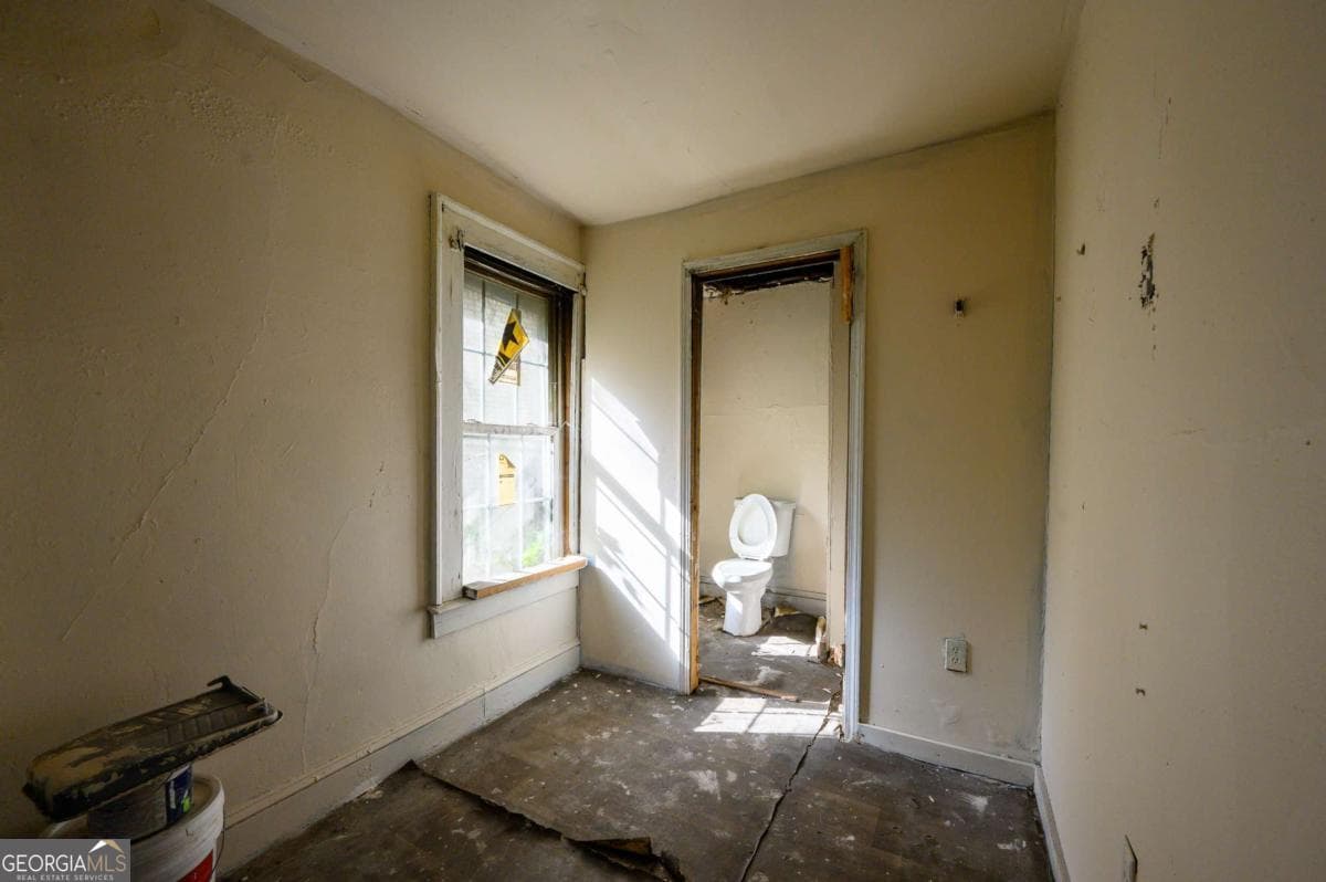 5 bedroom, 2.5 bathroom, 2,100 sq ft single family residence for sale at 728 Center Hill Avenue, Atlanta, GA 30318 — photo 4